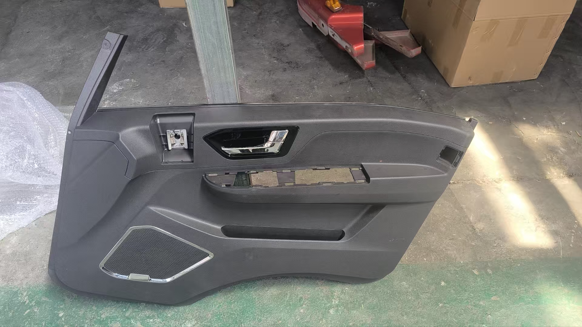 陕汽智云S300车门内护板cs674381